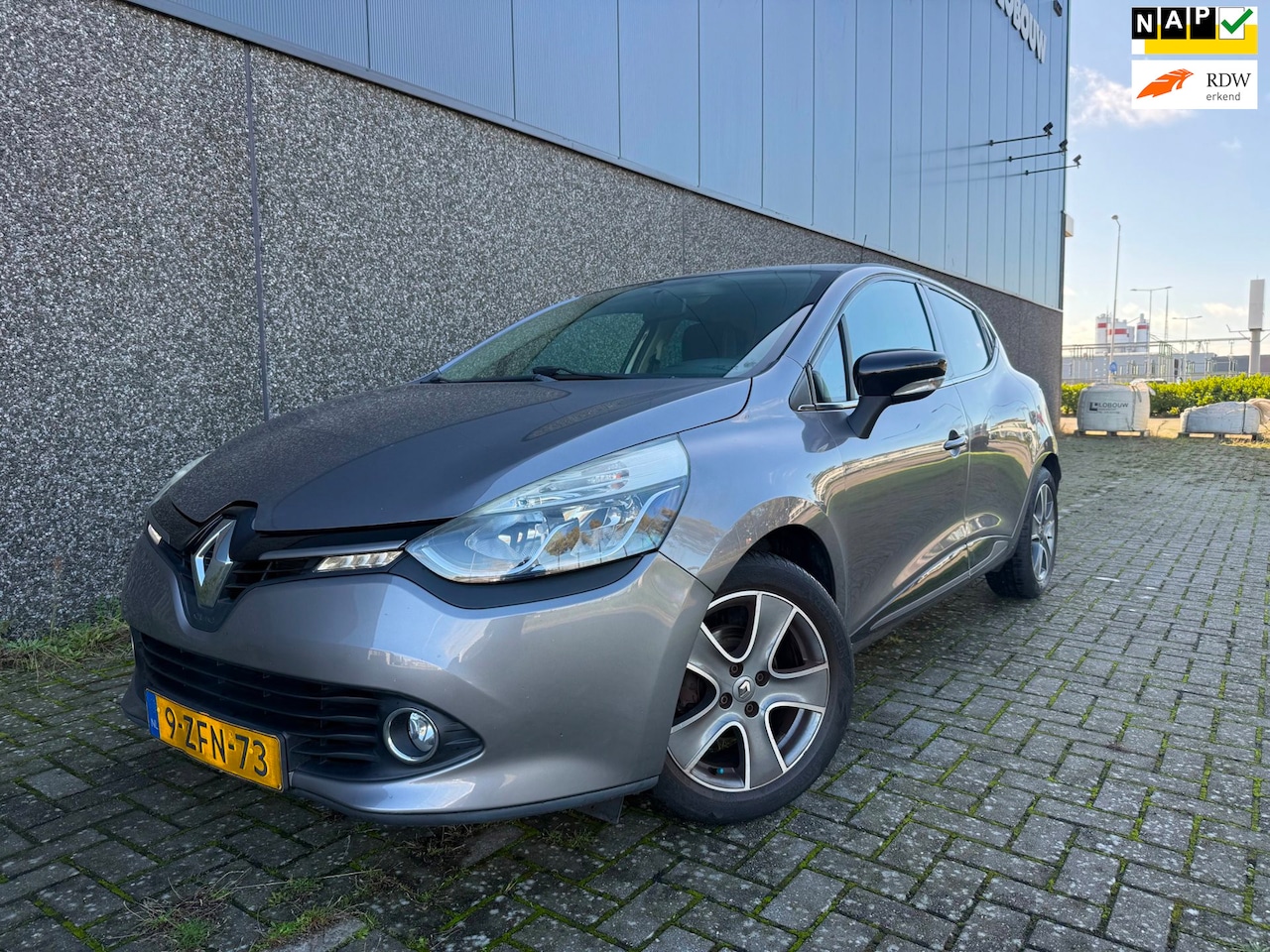 Renault Clio - 0.9 TCe ECO Night&Day/CARPLAY/Nieuwe APK en beurt! - AutoWereld.nl