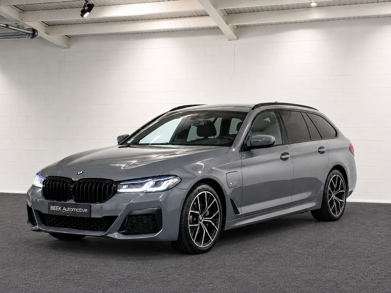 BMW 5-serie Touring - 530e | M Sport | LASER | STOELVERW. | - AutoWereld.nl