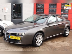 Alfa Romeo 159 - 2.2 JTS Distinctive , LEDER, GROOT SCHERM