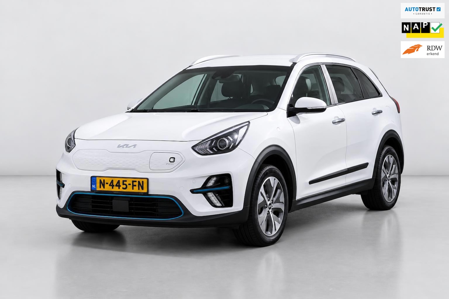 Kia e-Niro - DynamicLine 64 kWh FASE 3 SOH 99.7% DEALER OND EERSTE EIG - AutoWereld.nl