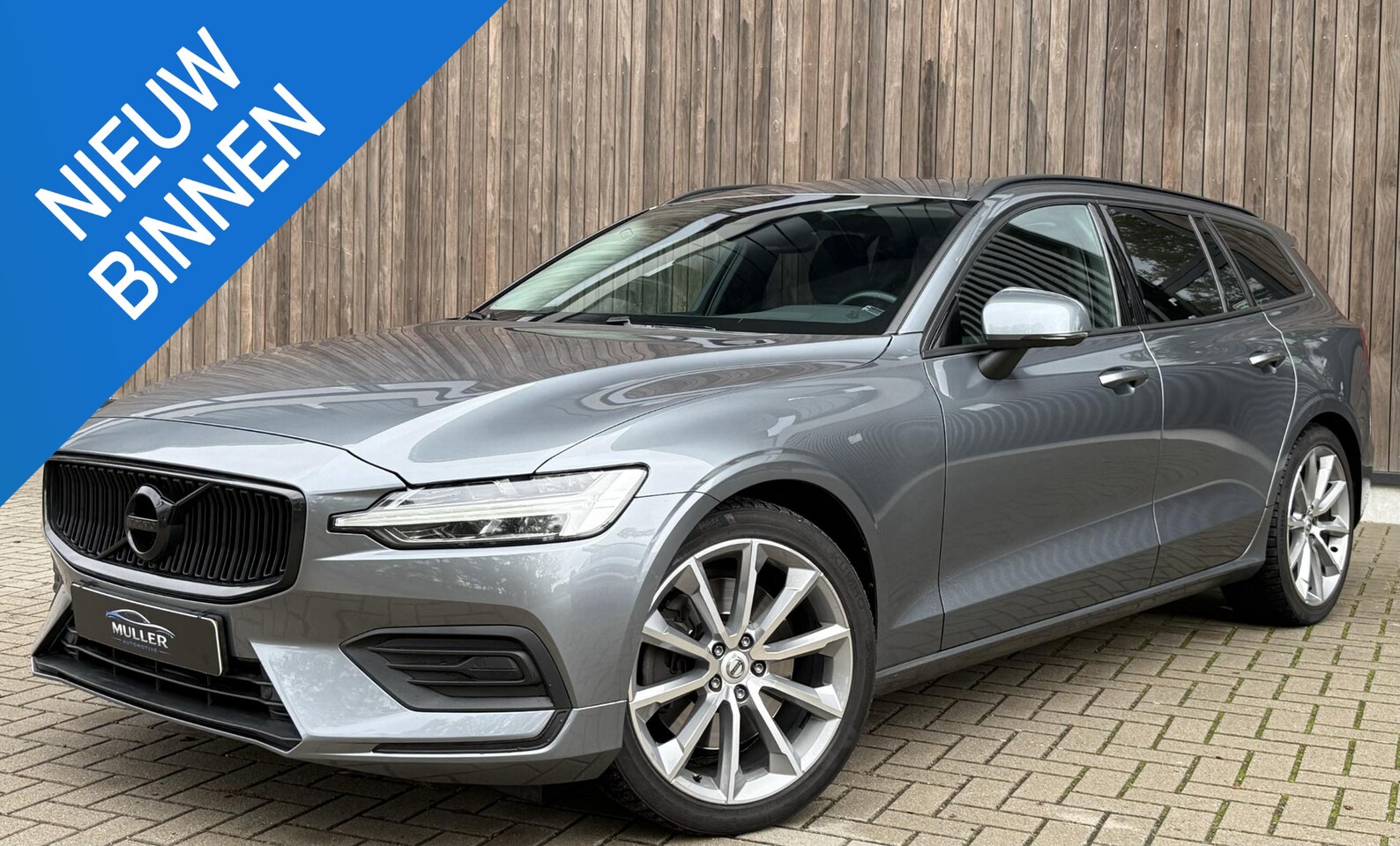 Volvo V60 - 2.0 T5 Momentum BTW | Carplay | Cruise | NAVI | Leder | Elektrische stoel | Stoelverwarmin - AutoWereld.nl