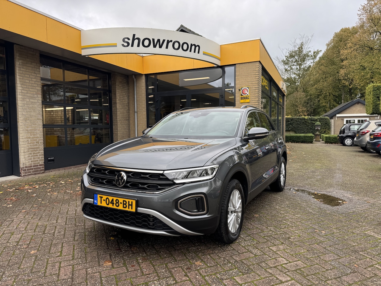 Volkswagen T-Roc - 1.5 TSI Life Business Automaat Climate Control Navi Camera Carplay - AutoWereld.nl
