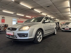 Ford Focus - 1.6-16V Futura. Automaat, airco, carplay en meer