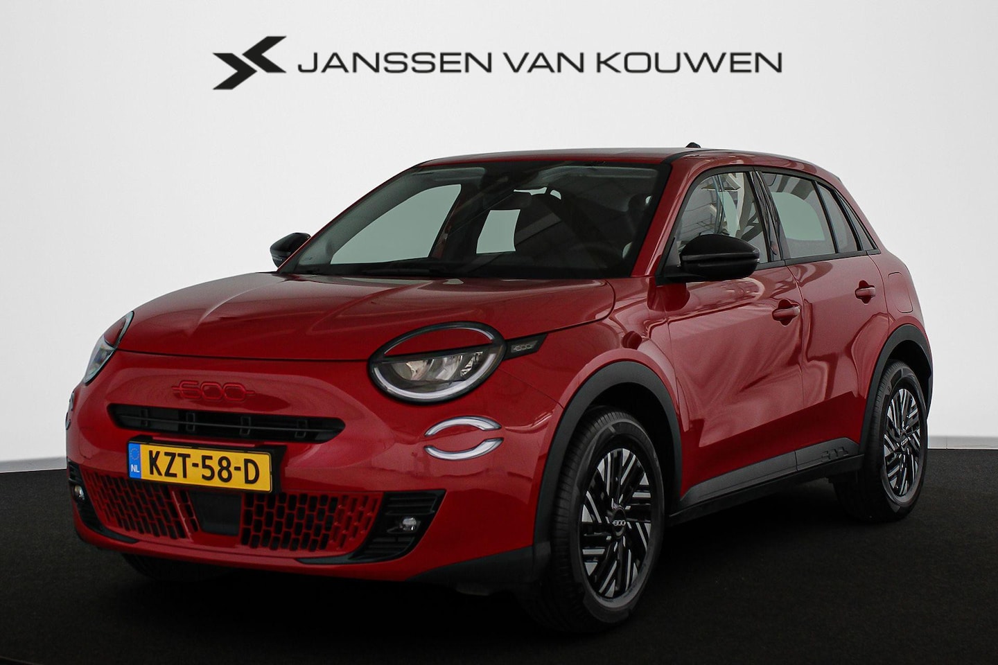 Fiat 600e - RED 54 kWh SOH 96% Apple CarPlay Climate Control - AutoWereld.nl
