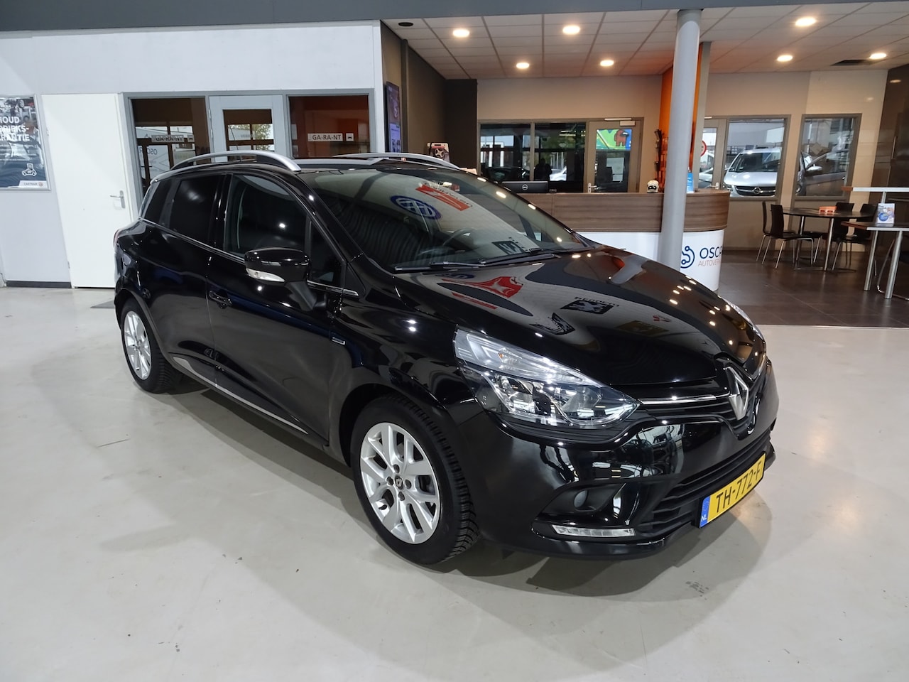 Renault Clio Estate - 0.9 TCe Limited Navi / Cruise / Trekhaak - AutoWereld.nl
