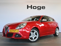 Alfa Romeo Giulietta - 1.4 T Distinctive Clima Cruise PDC Led Lichtmetaal Trekhaak Xenon 100% Onderhouden Inruil
