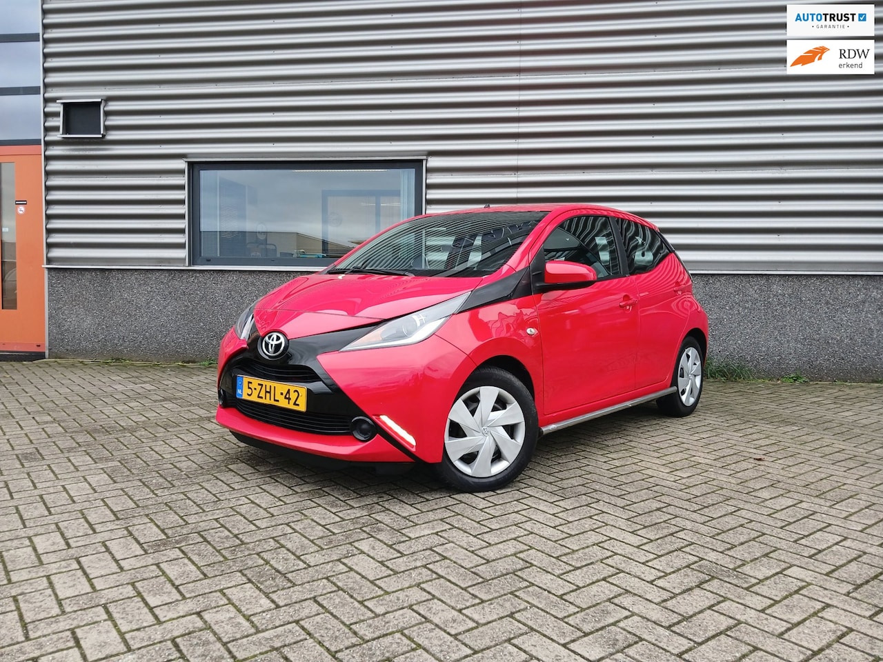 Toyota Aygo - 1.0 VVT-i x-play | Cruise | Start/Stop | Elek. Ramen - AutoWereld.nl