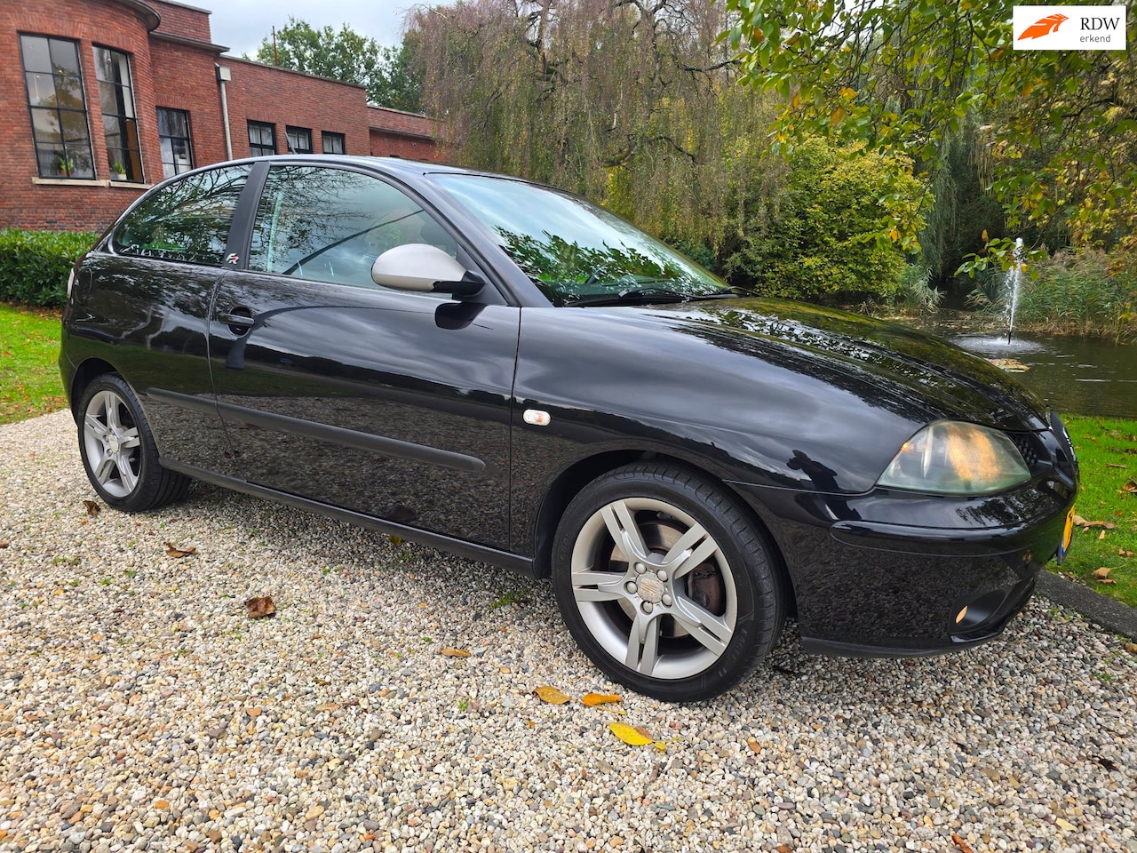 SEAT Ibiza - 1.8-20V VT FR AIRCO/cruise - AutoWereld.nl