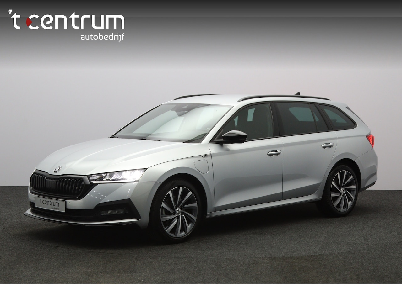 Skoda Octavia Combi - 1.4 TSI iV PHEV Sportline Business 1.4 TSI iV PHEV 204 PK Sportline Business, Keyless, Carplay - AutoWereld.nl