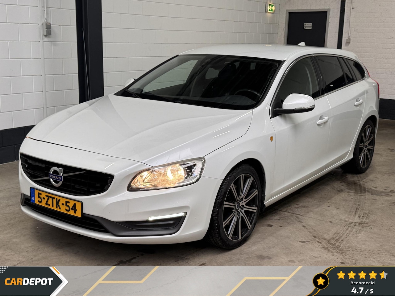 Volvo V60 - 1.6 T3 Momentum 1.6 T3 Momentum - AutoWereld.nl