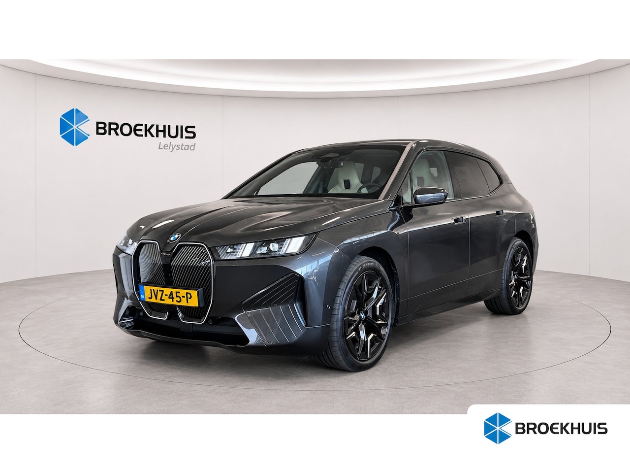 BMW iX - xDRIVE45 101KWH / LEDER / FULL-LED / SKY LOUNGE / SOFT-CLOSE / 22" LMV / ELEKTR. TREKHAAK - AutoWereld.nl