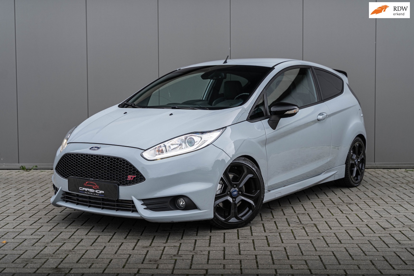 Ford Fiesta - 1.6 ST2 200PK NARDO/H&R/CAMERA/NAVI/STOELVRM - AutoWereld.nl
