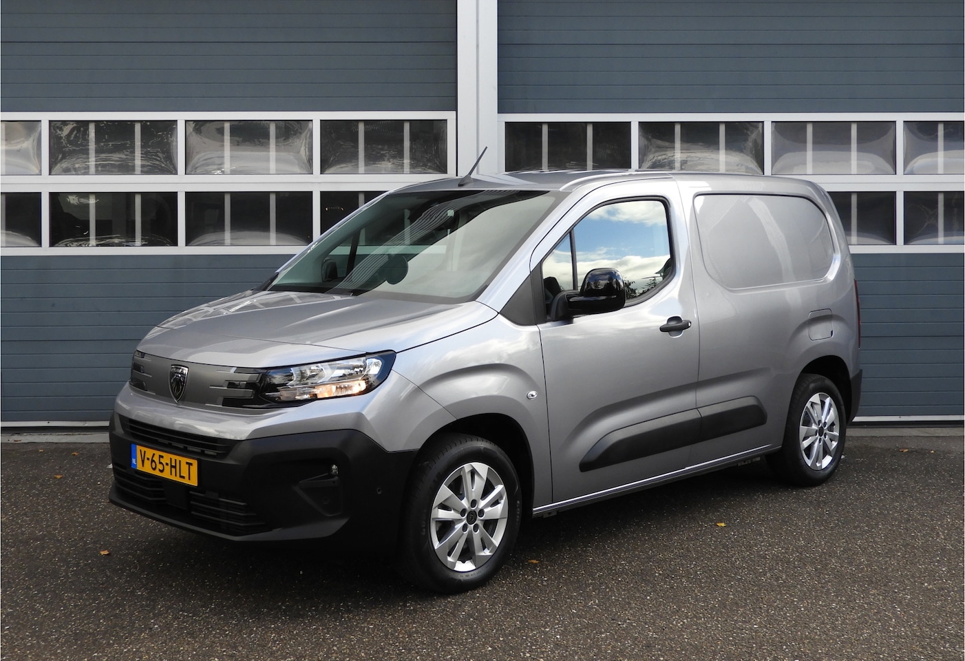 Peugeot Partner - 1.5 BlueHDI Premium AUT | TREKHAAK | CAMERA | NAVI | CARPLAY - AutoWereld.nl