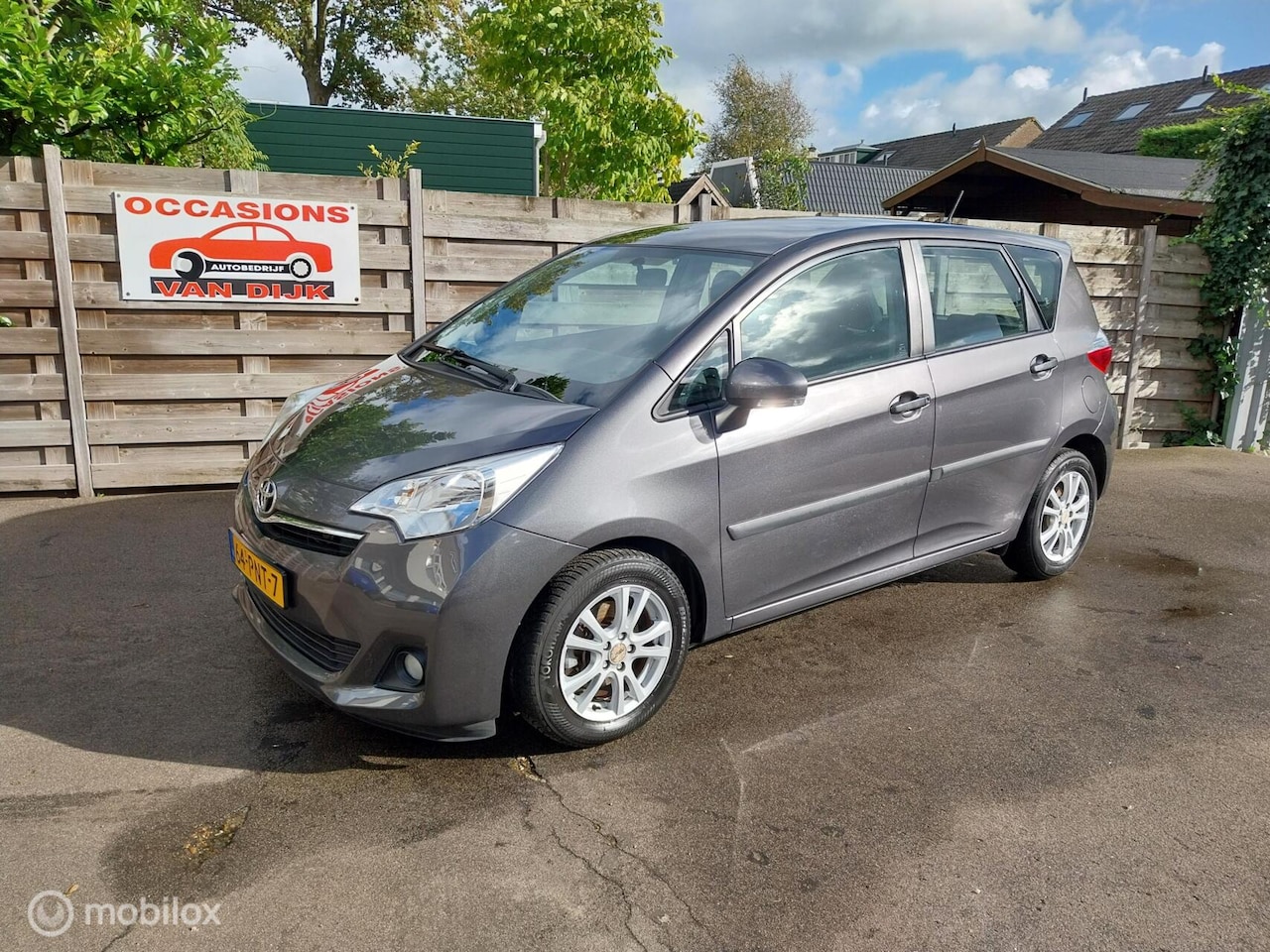 Toyota Verso S - 1.3 VVT-i Aspiration 1.3 VVT-i Aspiration - AutoWereld.nl