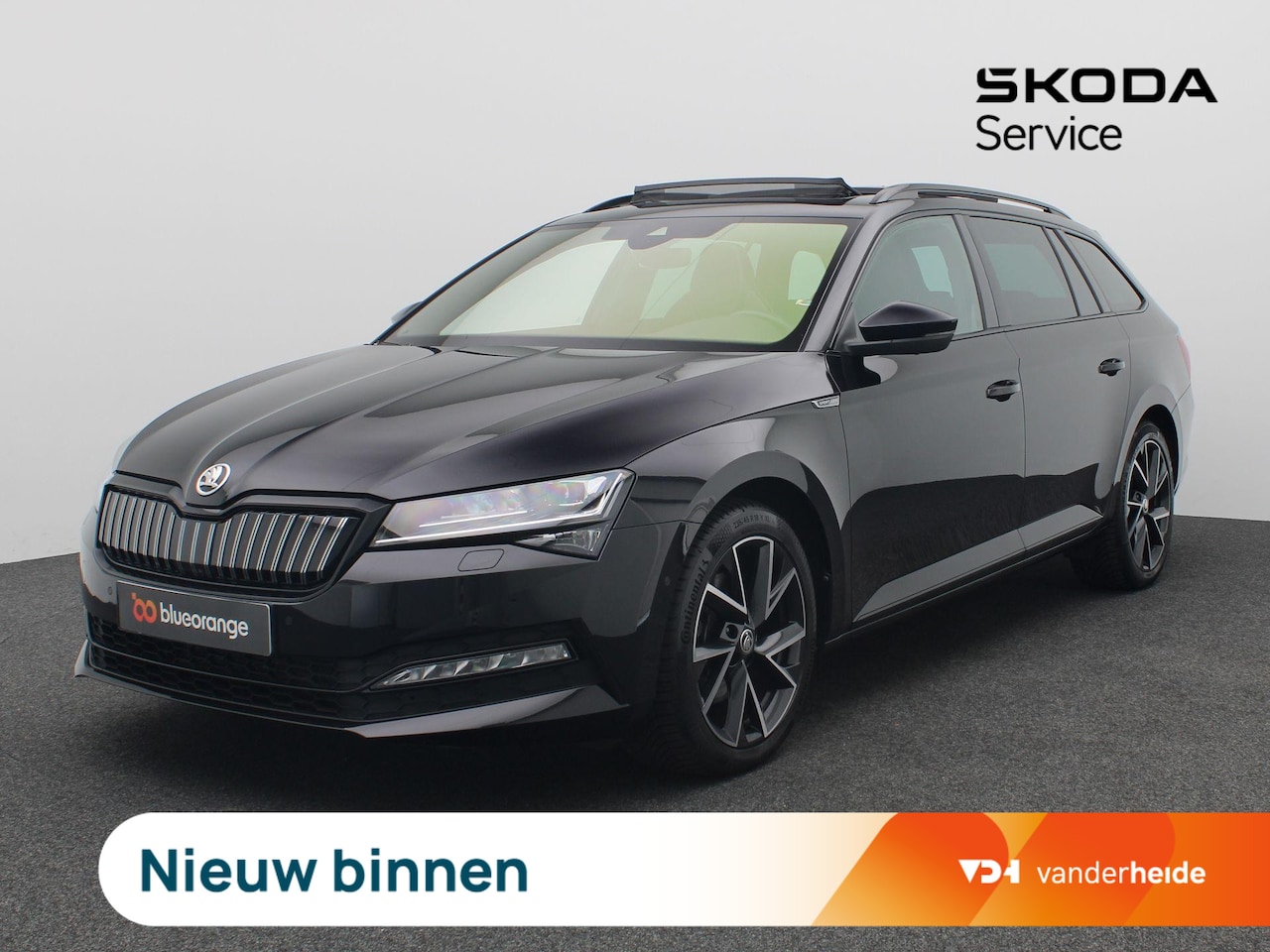 Skoda Superb Combi - 1.4 TSI iV Sportline Business 218PK DSG Panoramadak, Trekhaak, 360gr. Camera, 18" LM Velge - AutoWereld.nl