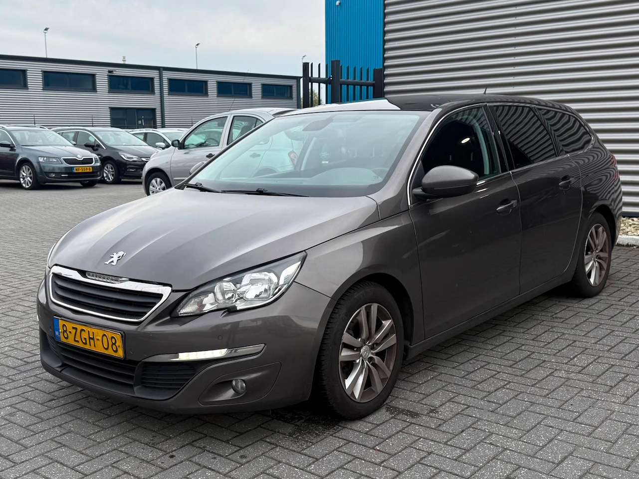 Peugeot 308 SW - 1.6 BlueHDI Blue Lease Limited 1.6 BlueHDI Blue Lease Limited - AutoWereld.nl