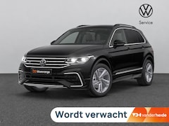 Volkswagen Tiguan - 1.4 TSI eHybrid R-Line Business+ 245PK DSG Trekhaak, Matrix LED-verlichting, Discover Pro,