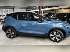 Volvo XC40 - Recharge Core 70 kWh | Getinte ramen | Verwarmbare stoelen | Stuur verwarmd