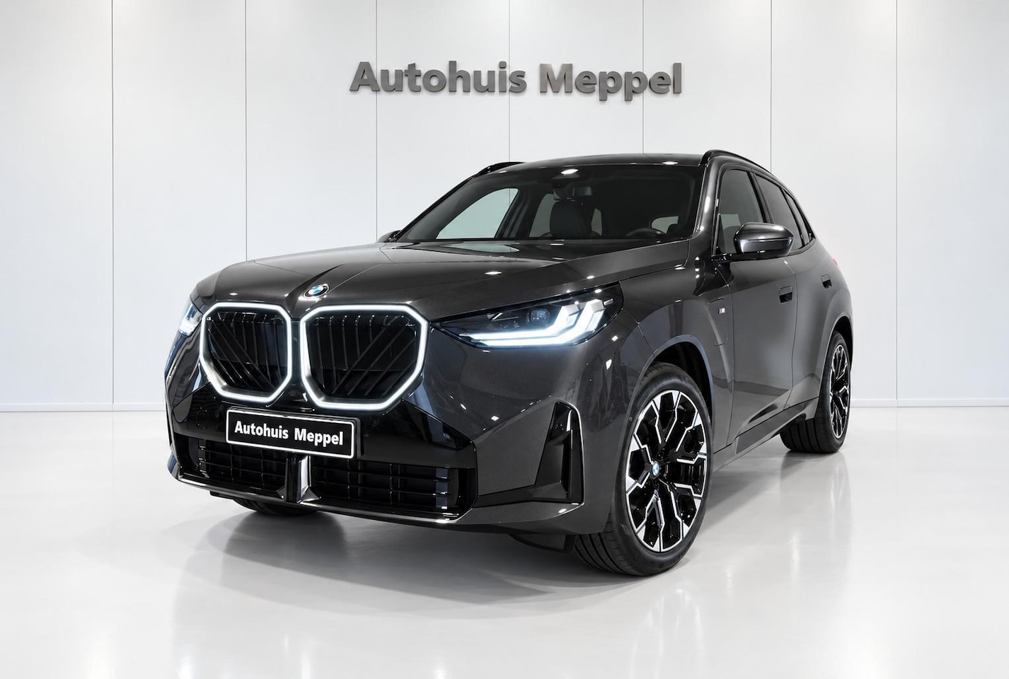 BMW X3 - 30e xDrive M-Sport*AdaptiveCruise*Carplay&Android*HUD*PANO*LED+*H/kSound - AutoWereld.nl
