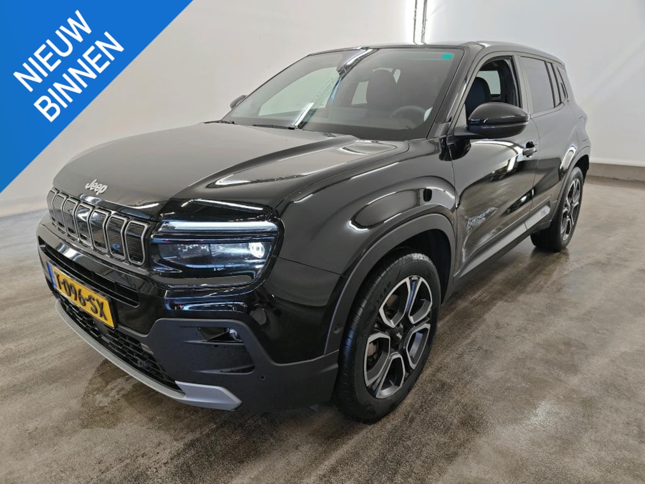 Jeep Avenger - BLACK EDITION 54 kWh (97% SOH) I 3-FASE LADEN I P-CAMERA I NAVIGATIE - AutoWereld.nl