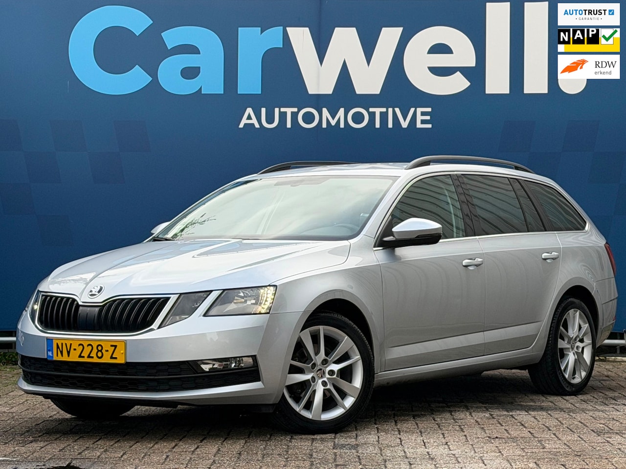 Skoda Octavia Combi - 1.0 TSI Greentech Ambition Business|2e Eigenaar|Trekhaak|Navi|AppleCarPlay|Climate|Cruise| - AutoWereld.nl