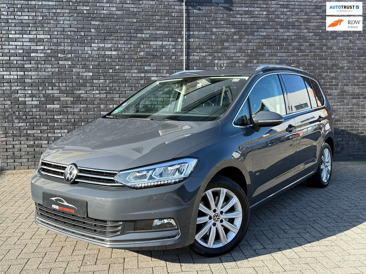 Volkswagen Touran - 1.5 TSI Highline 7p DSG|ACC|Camera|Trekhaak|1500kg Trekgewicht|Dealer ONDH|Carplay|TOPSTAA - AutoWereld.nl