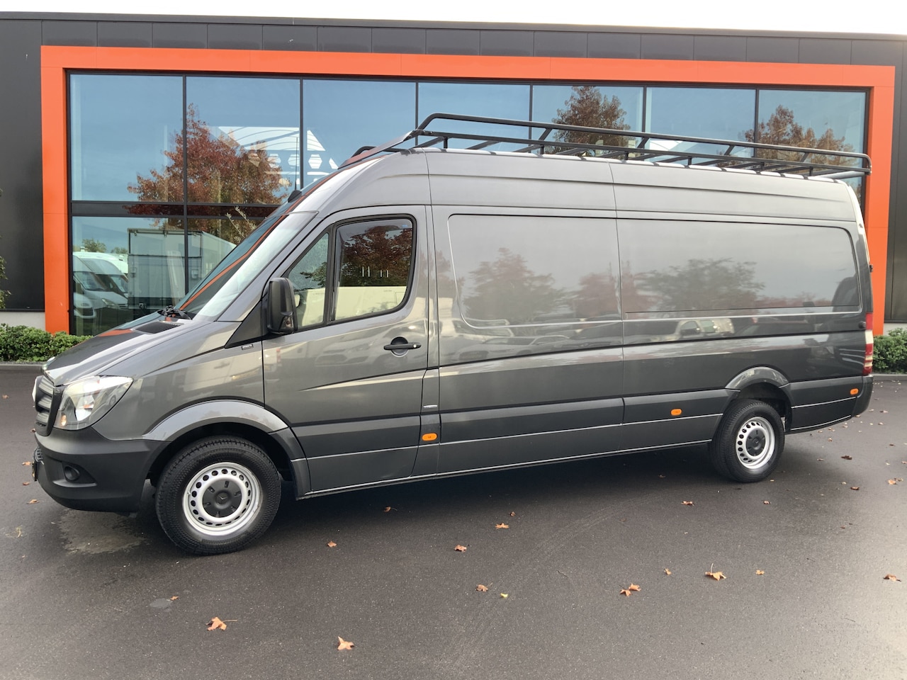 Mercedes-Benz Sprinter - 316 2.2 CDI 432L Maxi Automaat 3 Zits Camera Trekhaak 3500 kg Opstap Imeriaal Trap Euro 5 - AutoWereld.nl