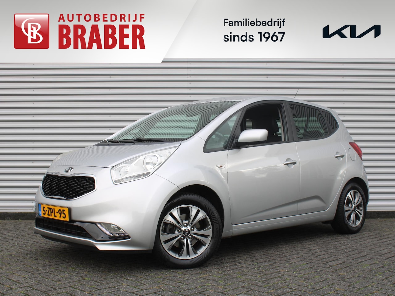 Kia Venga - 1.4 CVVT First Edition | 16" LM | Trekhaak | Navi | Airco | Cruise | Camera | PDC | All se - AutoWereld.nl