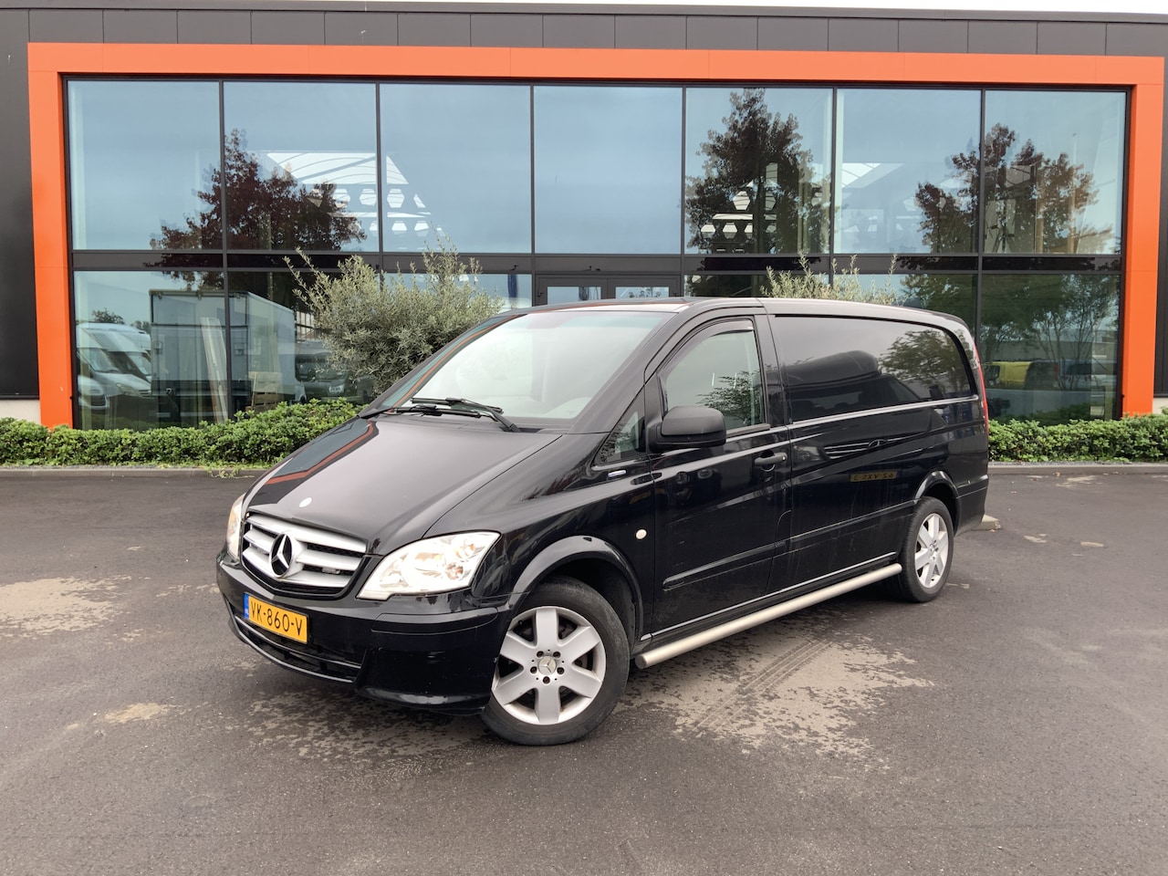 Mercedes-Benz Vito - 113 CDI 320 Lang Automaat Cruise Airco 2 Zits Alu Velg Trekhaak 2500 kg Sidebar Euro 5 - AutoWereld.nl