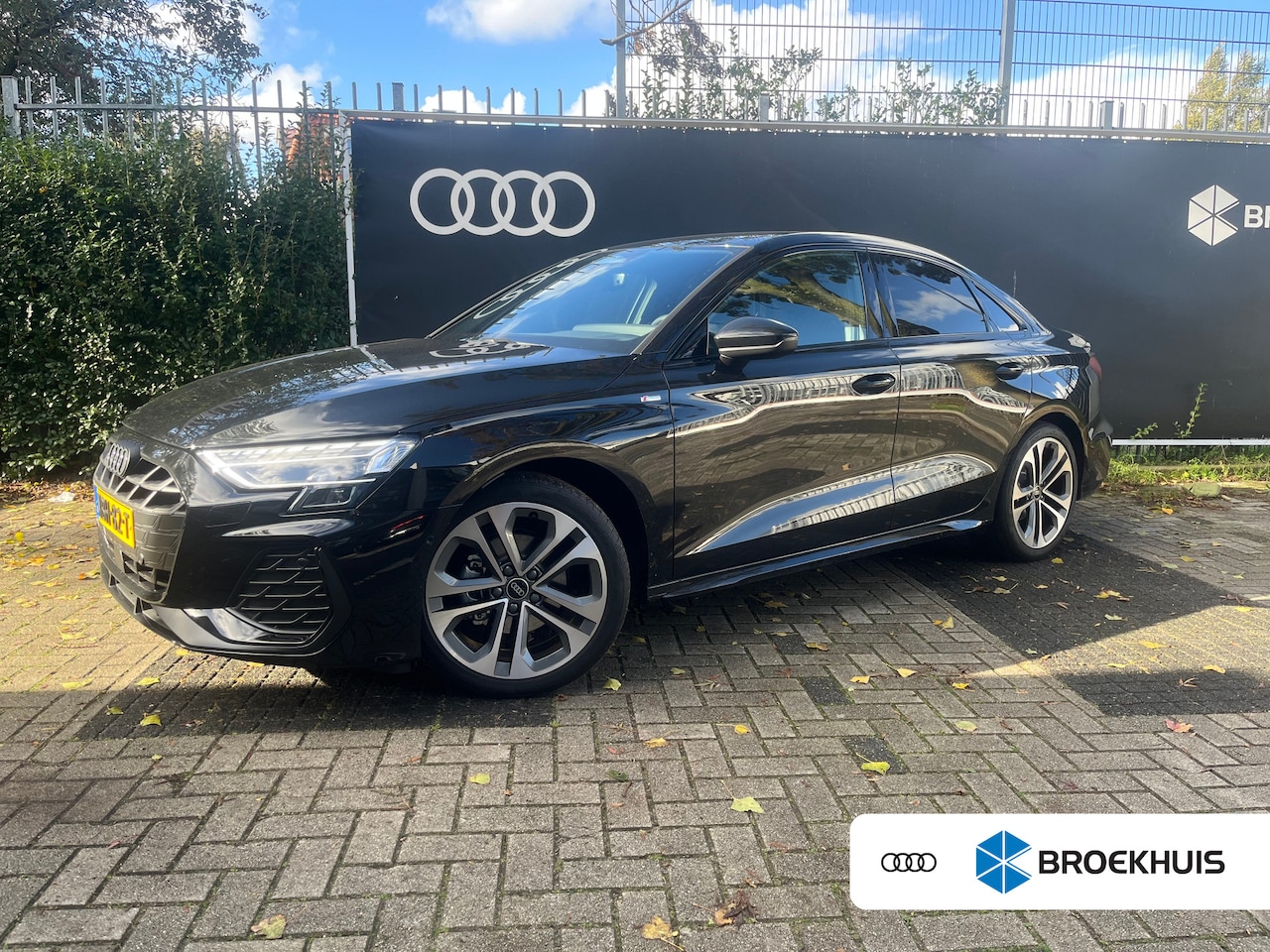 Audi A3 Limousine - 35 TFSI S edition | 18 inch velgen | Sonos | Tech plus | Optiek zwart | Lichtpakket | Lend - AutoWereld.nl