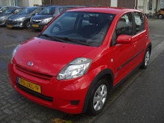 Daihatsu Sirion 2 - apk 11.27 1.0-12V Premium