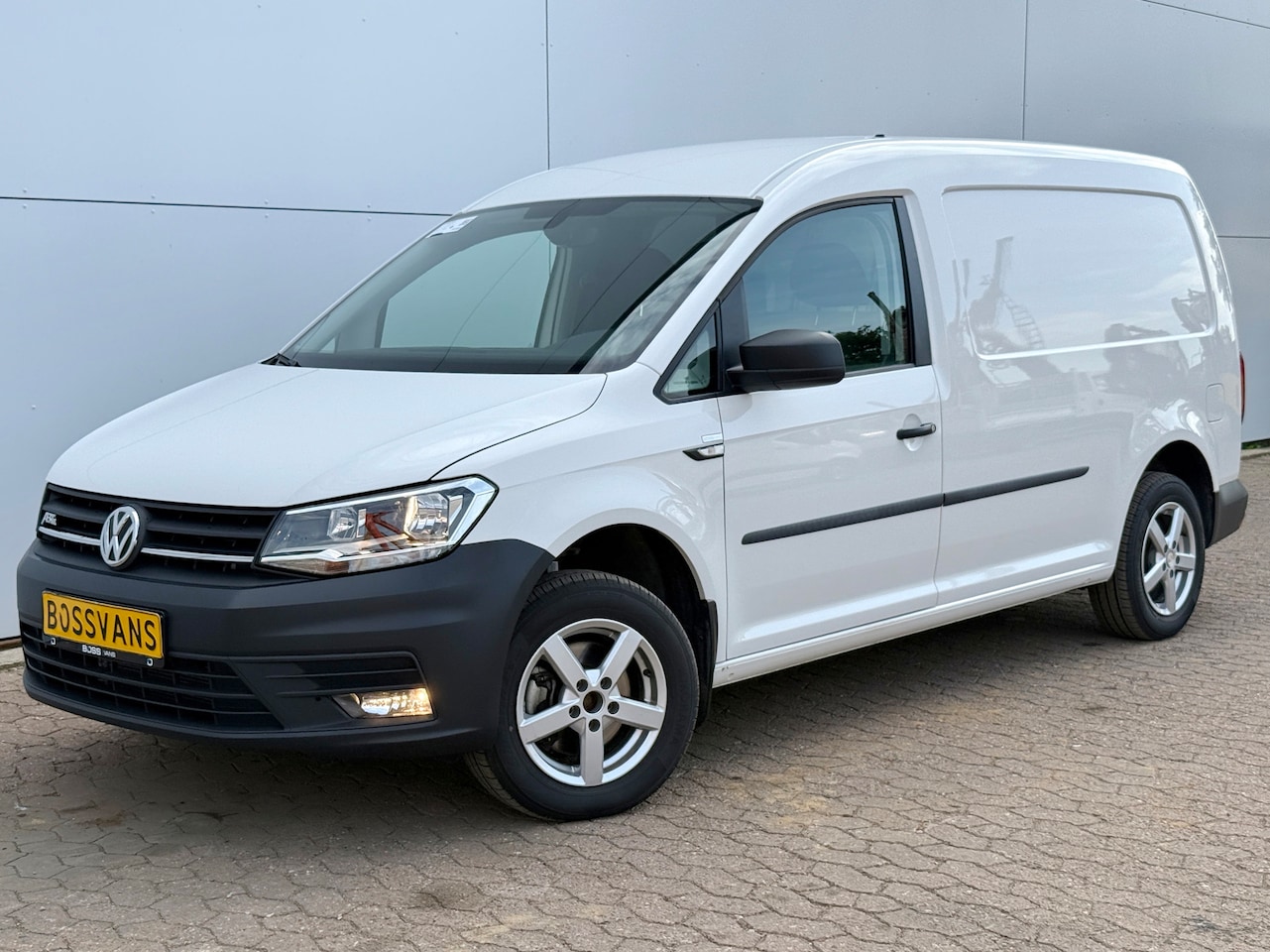 Volkswagen Caddy Maxi - e-Caddy 37kWh 113PK L2 Elektrisch ABT Maxi 37,3kWh 159km WLTP LED Snelladen Trekhaak Airco - AutoWereld.nl