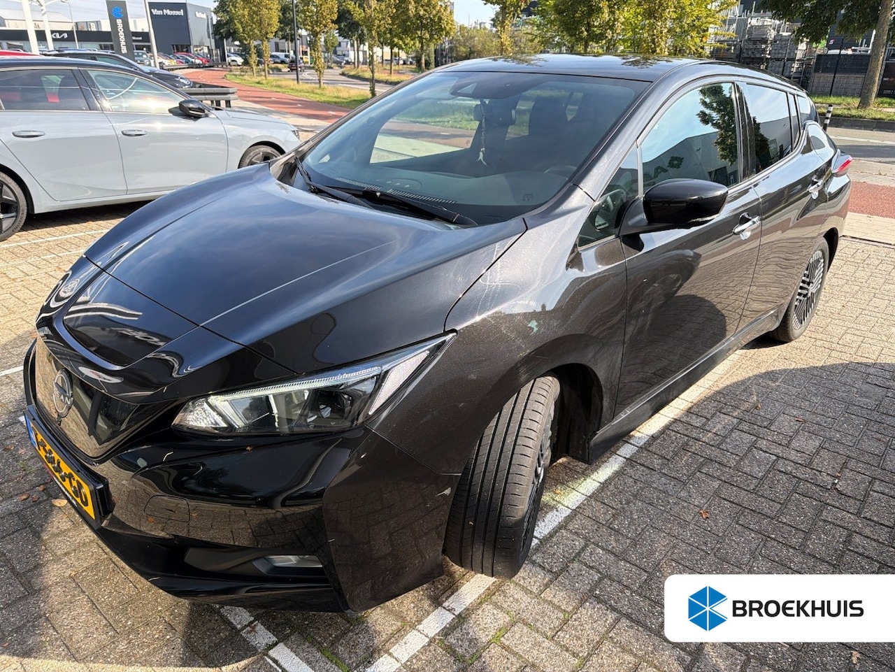 Nissan LEAF - N-Connecta 40 kWh | Adaptive cruise control | Dode hoek detectie | 360 Camera | stoel verw - AutoWereld.nl