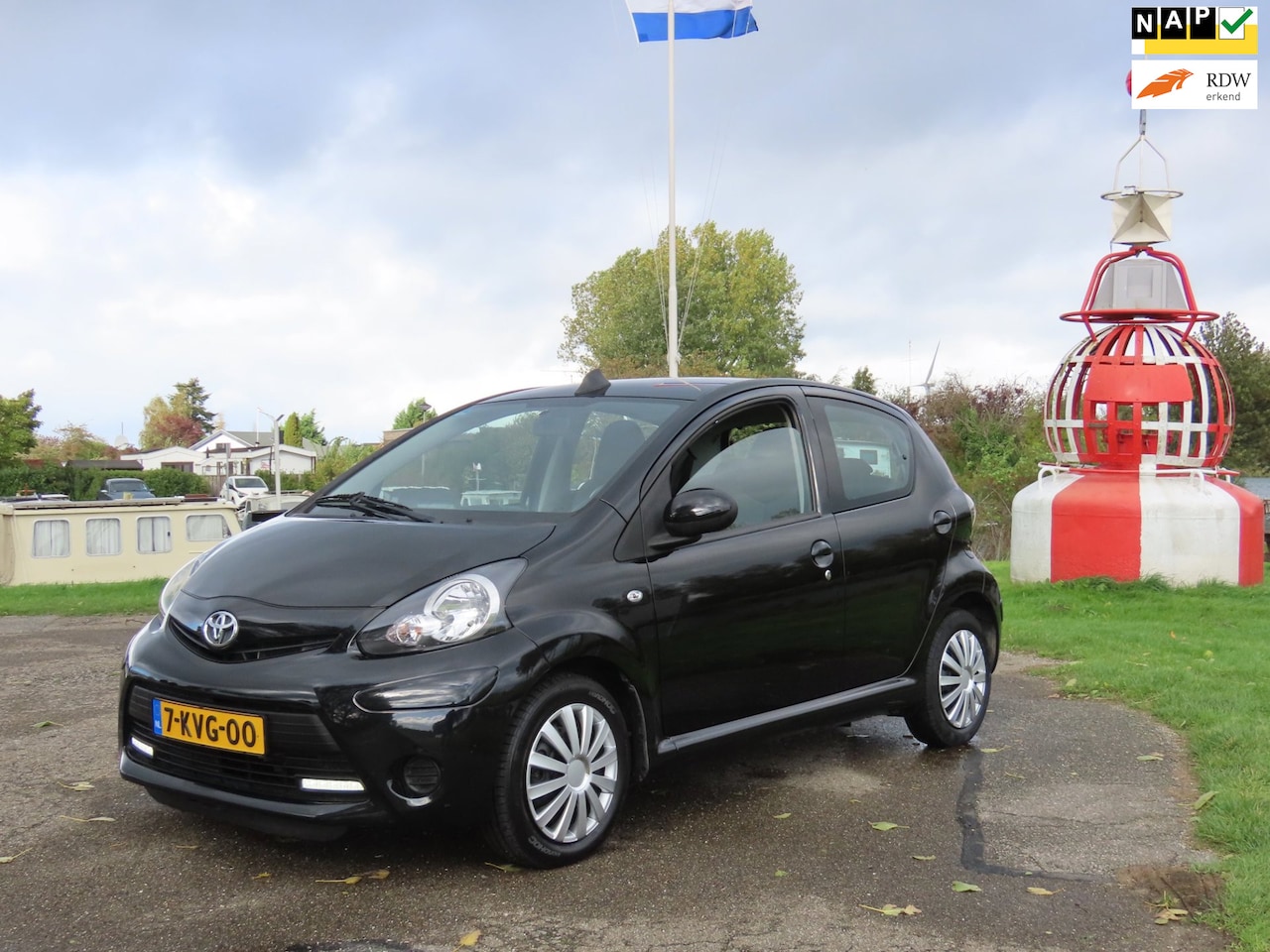 Toyota Aygo - 1.0 VVT-i Aspiration *NIEUWE KOPPELING *2e EIG ! *LED *AIRCO - AutoWereld.nl