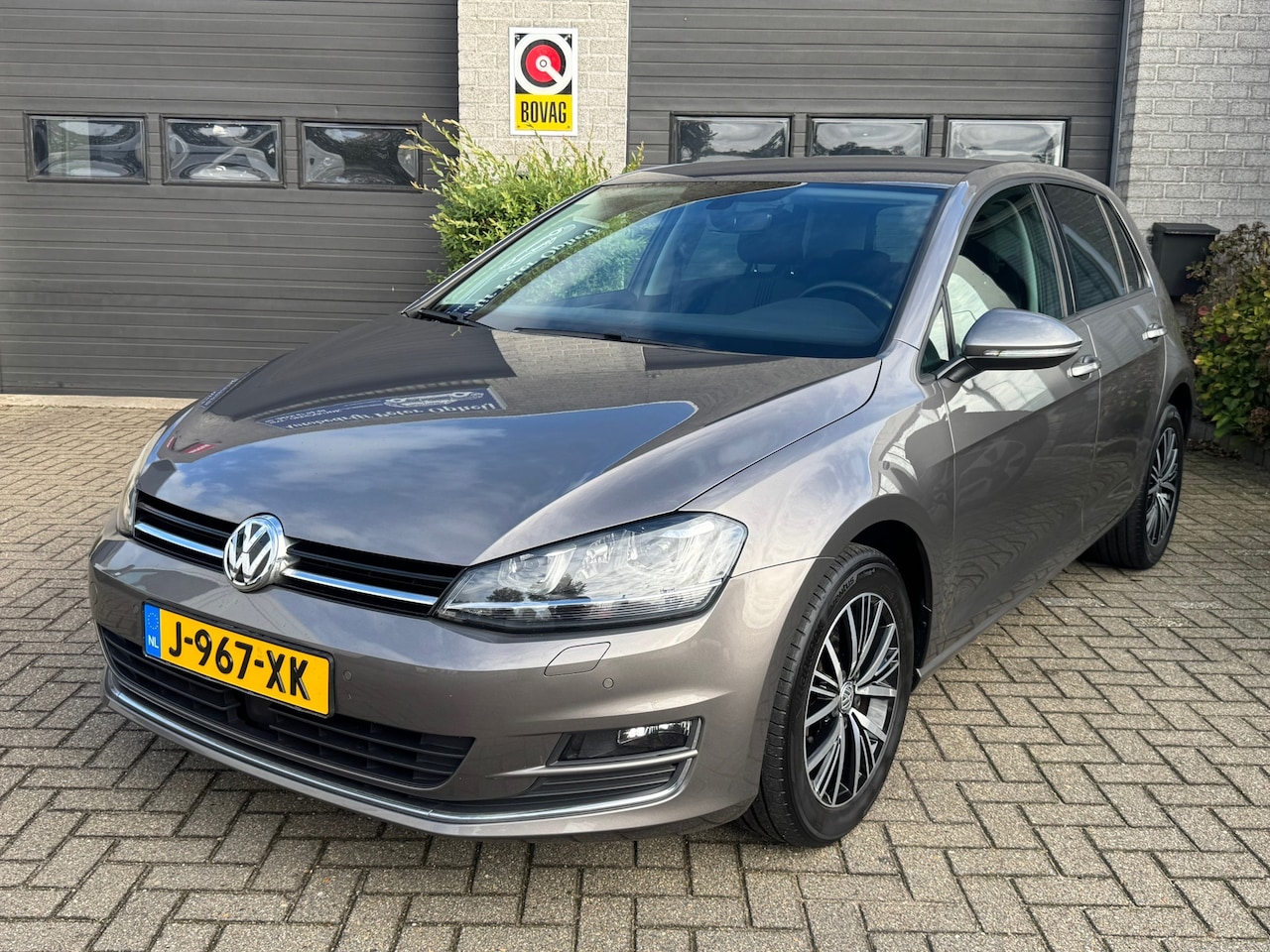 Volkswagen Golf - 1.2 TSI Connected Series *Garantie*Carplay* - AutoWereld.nl