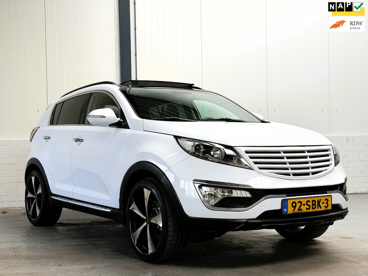 Kia Sportage - 1.6 GDI X-ecutive Plus Pack|2e Eigenaar|Pano|20 Inch - AutoWereld.nl