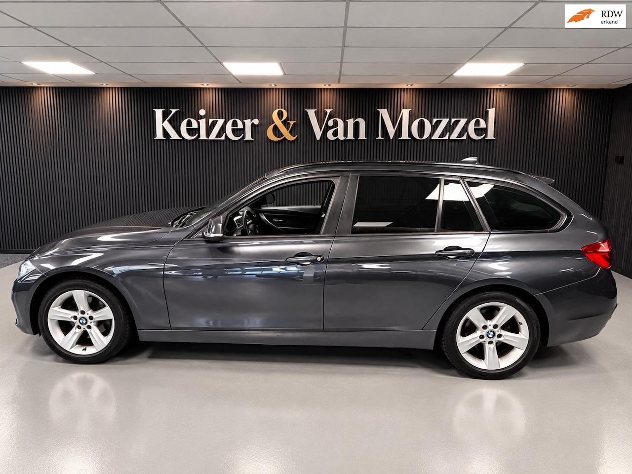 BMW 3-serie Touring - 316d Centennial High Executive 316d Centennial High Executive - AutoWereld.nl