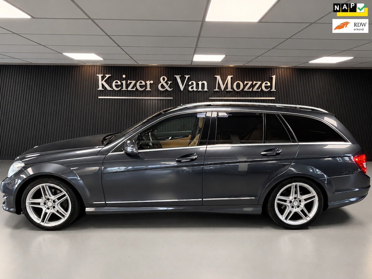 Mercedes-Benz C-klasse Estate - 200 Ambition Avantgarde pano leder trekhaak - AutoWereld.nl