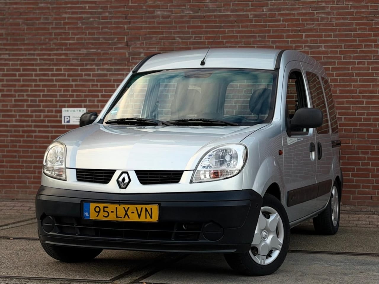 Renault Kangoo - 1.6-16V Privilège 1.6-16V Privilège - AutoWereld.nl