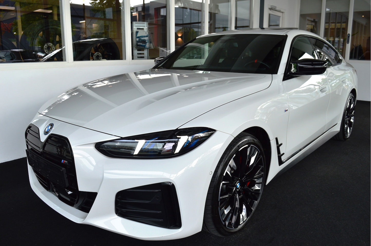 BMW i4 - M50 xDrive M-Sport Pro | LCI (Facelift) Full Options !! - AutoWereld.nl