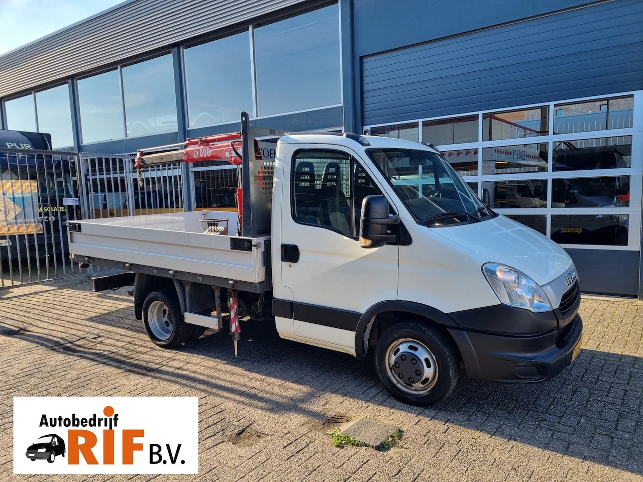 Iveco Daily - 35C13 Open laadbak Kraan 850kg Maxilift Euro 5 - AutoWereld.nl