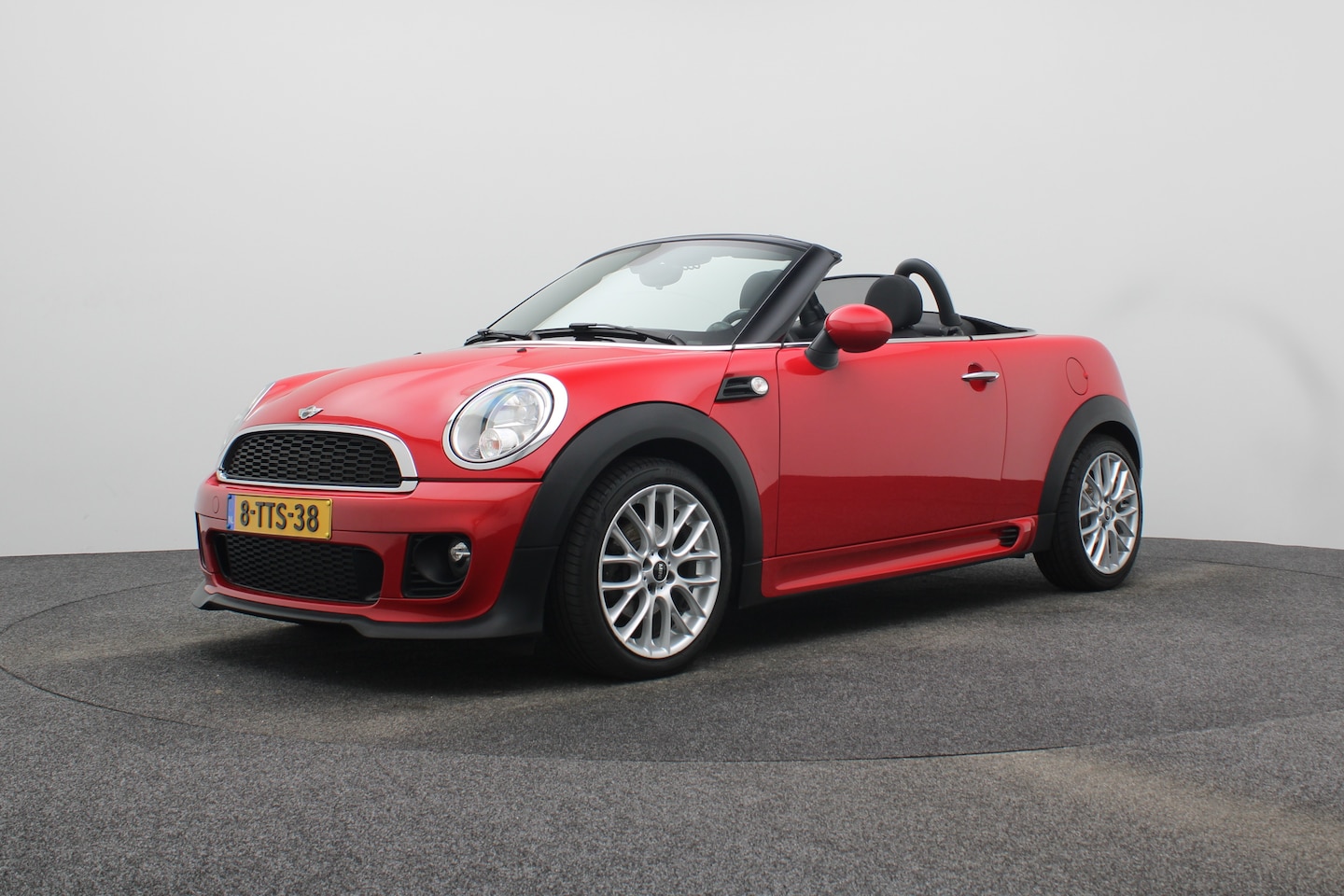 MINI Cabrio - 1.6 Cooper ROADSTER - JCW exterieur - Origineel NL - Navi - Lage km stand - AutoWereld.nl
