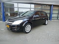 Opel Astra - 1.6 Temptation 5 deurs Apk 6-7-2027 Airco