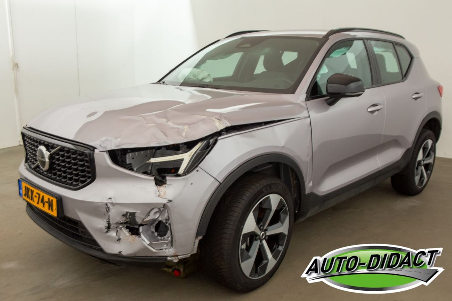 Volvo XC40 - 2.0 B4 18.337 km NAP Automaat Digi Dash Plus Dark - AutoWereld.nl