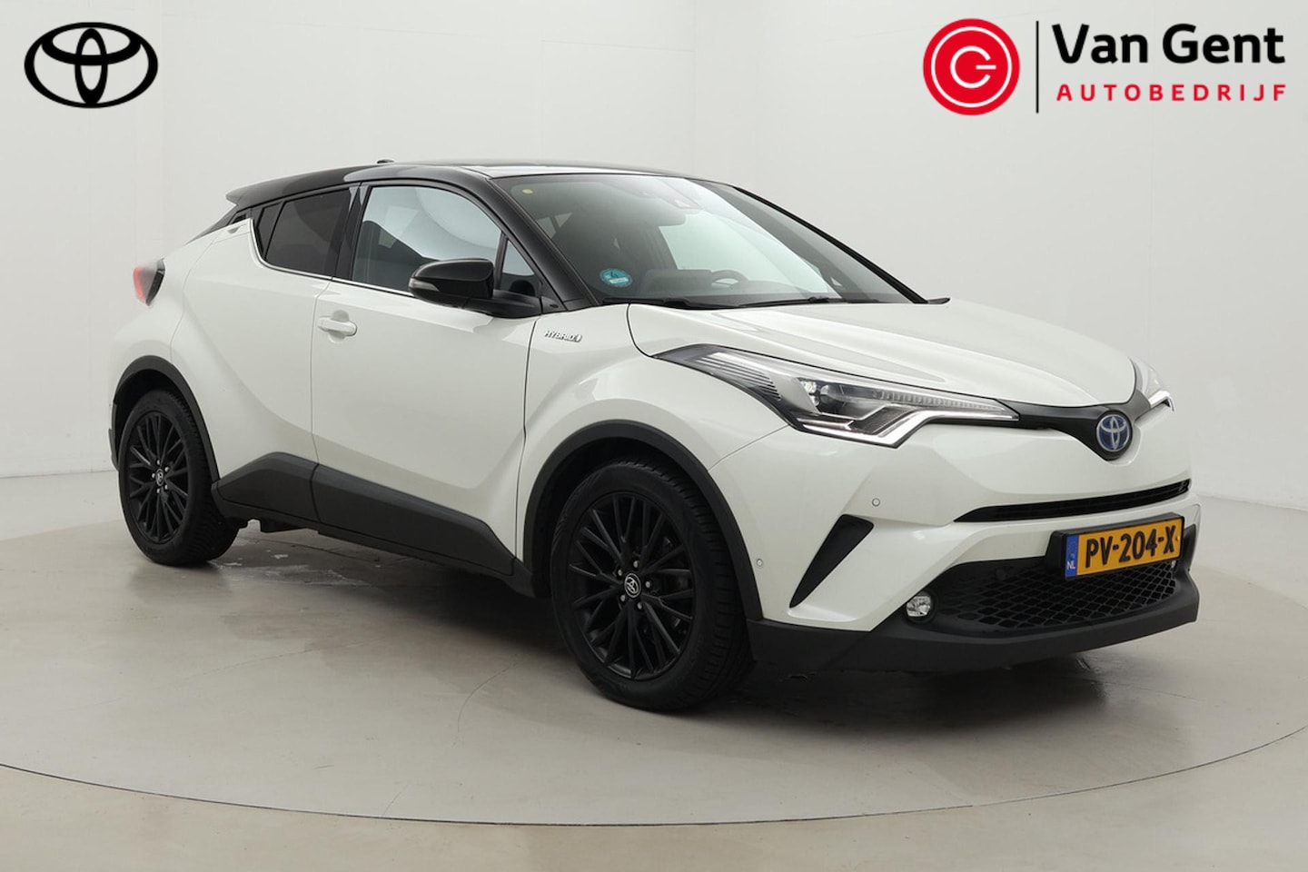 Toyota C-HR - 1.8 Hybrid Bi-Tone Plus | Navigatie | Dodehoek detectie | JBL | Stoel-/stuurverwarming | F - AutoWereld.nl