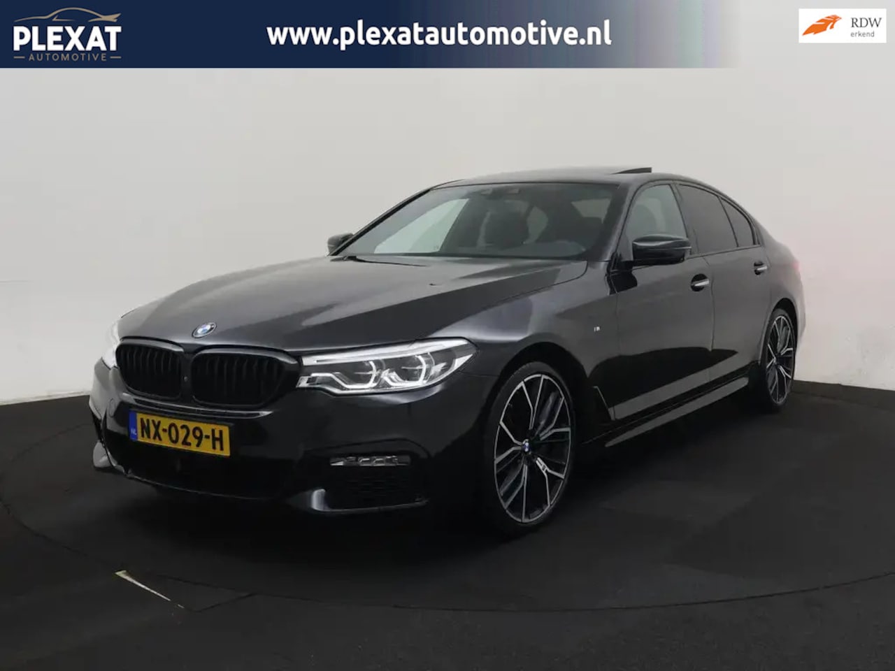 BMW 5-serie - 530d xDrive High Executive Aut. | Dealeronderhouden| M-Pakket | Nap | Pano | Harman Kardon - AutoWereld.nl
