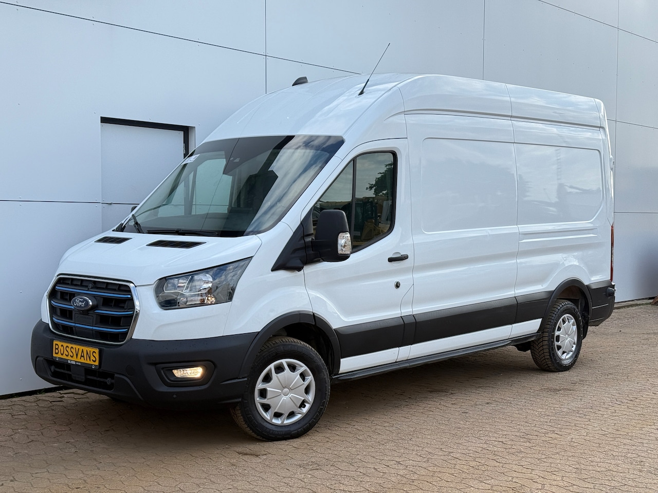 Ford E-Transit - 68kWh 184PK L3H3 317km WLTP 97% (SOH) BEV 115KW Snelladen Camera Cruise control Climate co - AutoWereld.nl