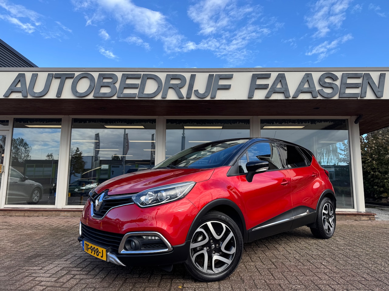 Renault Captur - 1.2 TCe Helly Hansen - AutoWereld.nl