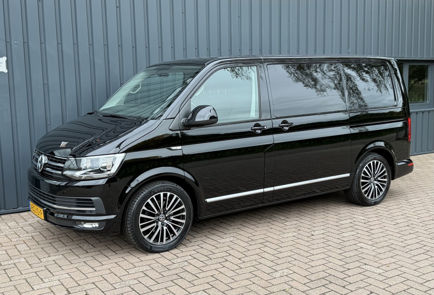 Volkswagen Transporter - 2.0 TDI L1H2 Highline AUTOMAAT!/NL.AUTO!/NAVI!/ - AutoWereld.nl