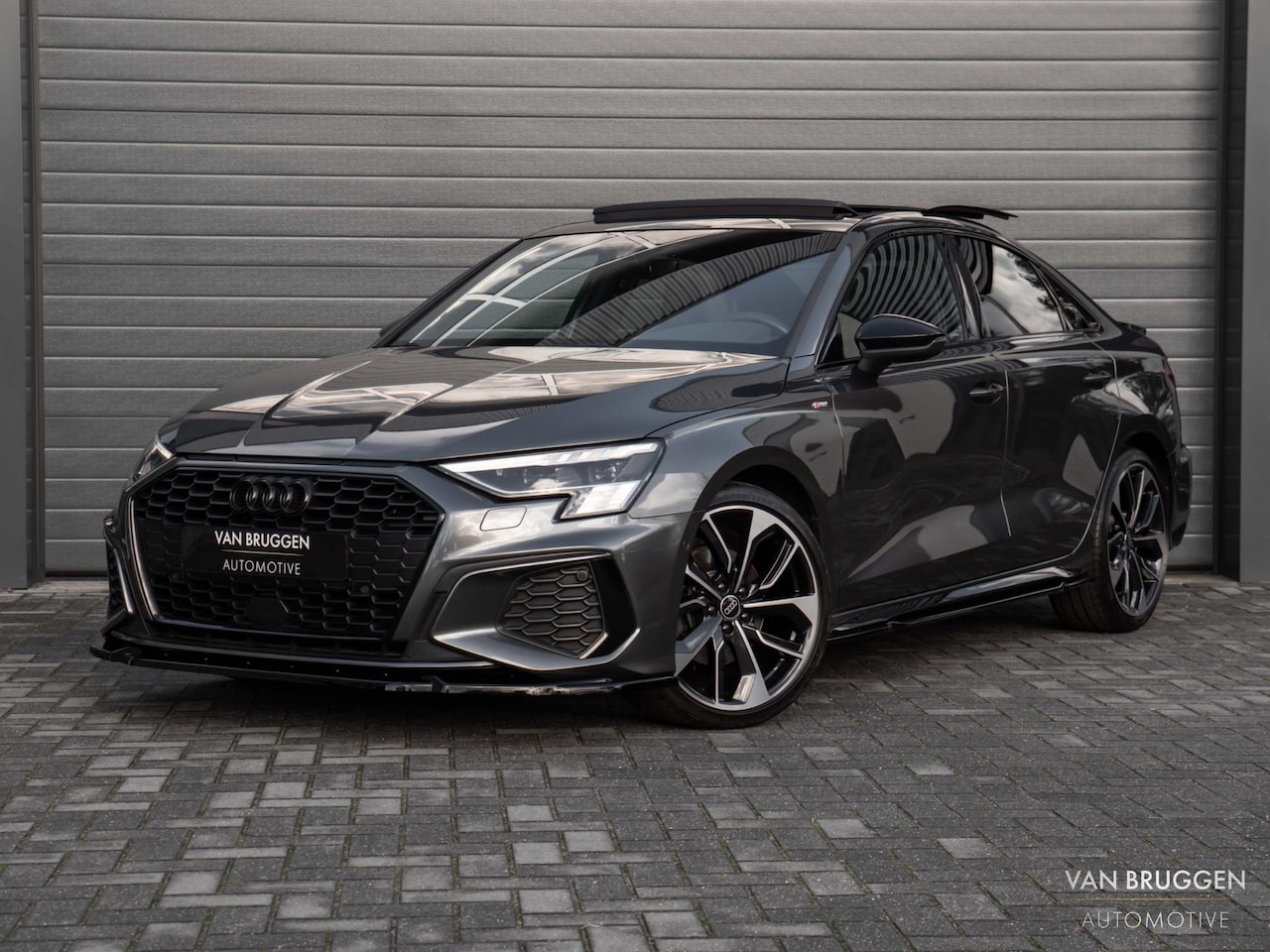 Audi A3 Limousine - 35 TFSI S-Line Pano B&O RS-Stoelen Sfeer Camera BTW - AutoWereld.nl